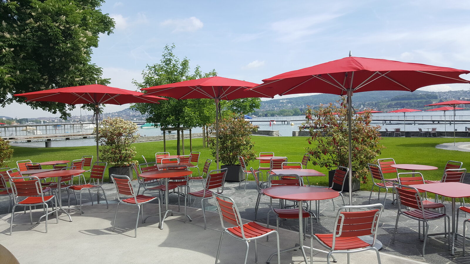 Gartenrestaurant und Terrasse Seebadi Wollishofen